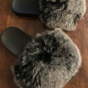 Big fur slides (New)